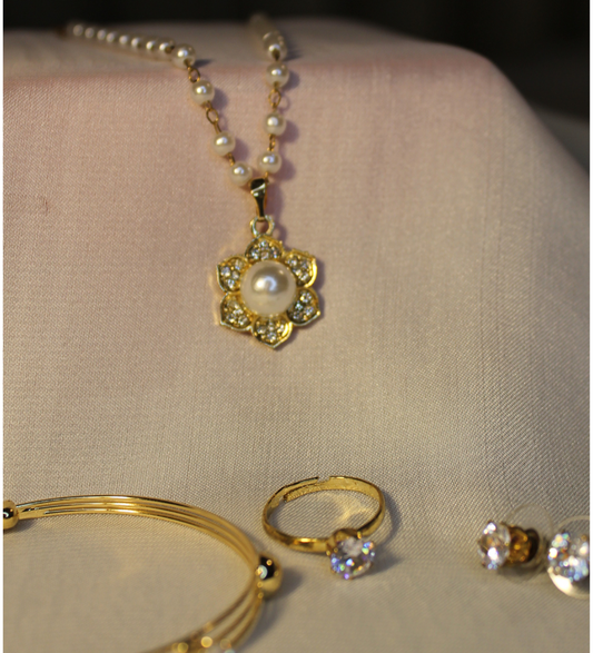 Premium Pearl Set 4 In 1